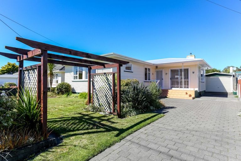 Photo of property in 12 Trafalgar Street, Westown, New Plymouth, 4310