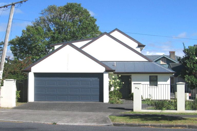 Photo of property in 54a Delta Avenue, New Lynn, Auckland, 0600