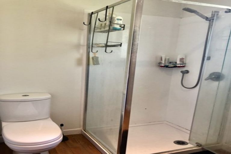 Photo of property in 19 Bruce Road, Glenfield, Auckland, 0629