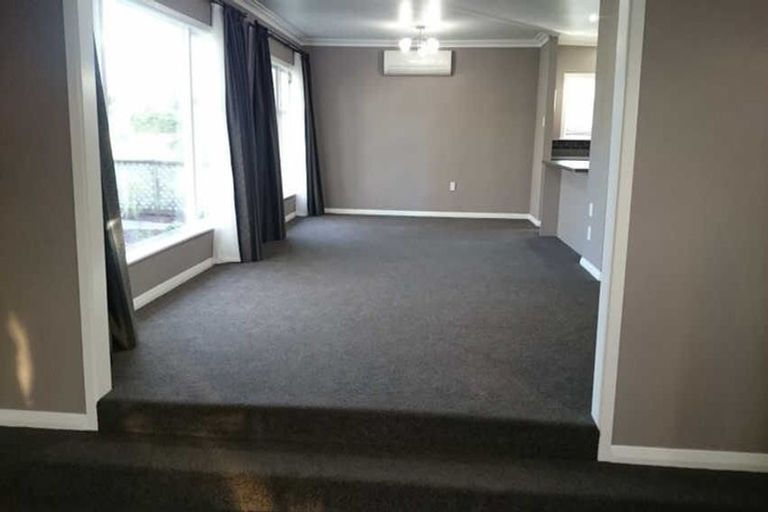 Photo of property in 27 Strowan Avenue, Fairfield, Hamilton, 3214