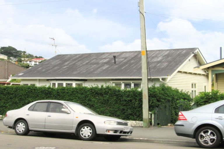 Photo of property in 37 Dee Street, Island Bay, Wellington, 6023