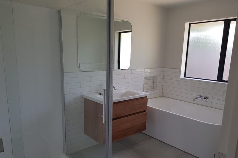 Photo of property in 2/90a Richardson Terrace, Woolston, Christchurch, 8023