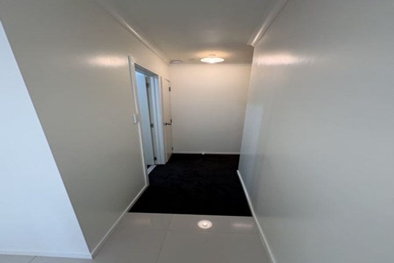 Photo of property in 2a Charlenne Close, Ranui, Auckland, 0612