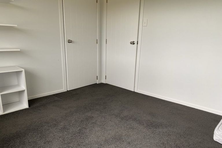 Photo of property in 8 Phillip Avenue, Glen Eden, Auckland, 0602