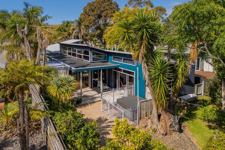Photo of property in 13 Parkland Place, Whitianga, 3510