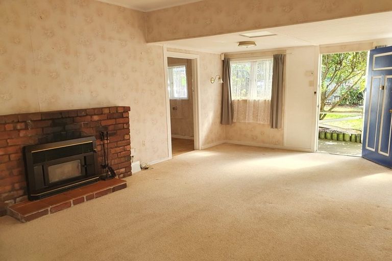 Photo of property in 10 Red Hills Road, Massey, Auckland, 0614