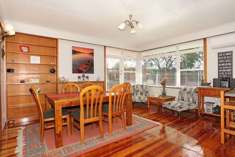Photo of property in 7 Droylsden Place, Palmerston North, 4410
