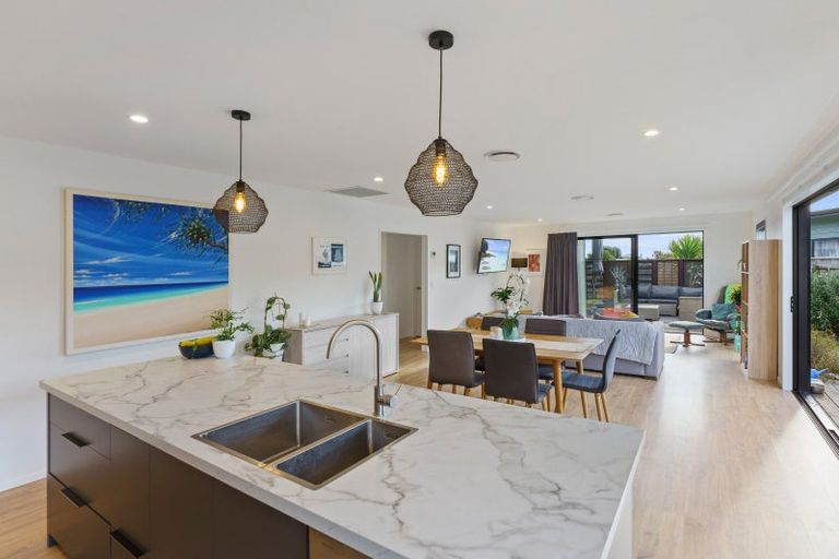 Photo of property in 14 Seagrass Place, Otaki Beach, Otaki, 5512