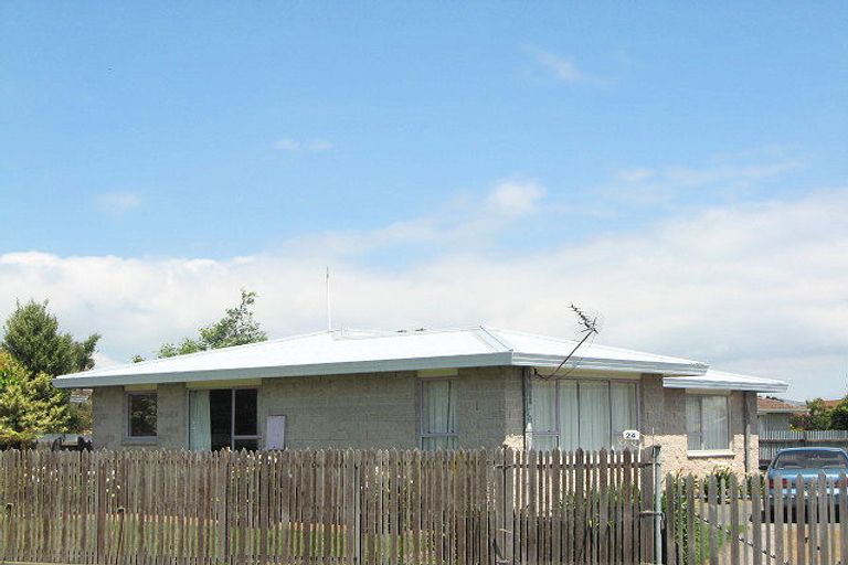 Photo of property in 24 Saint Heliers Crescent, Aranui, Christchurch, 8061