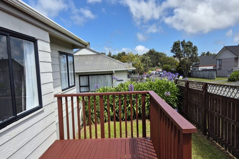 Photo of property in 60 Guadeloupe Crescent, Grenada Village, Wellington, 6037