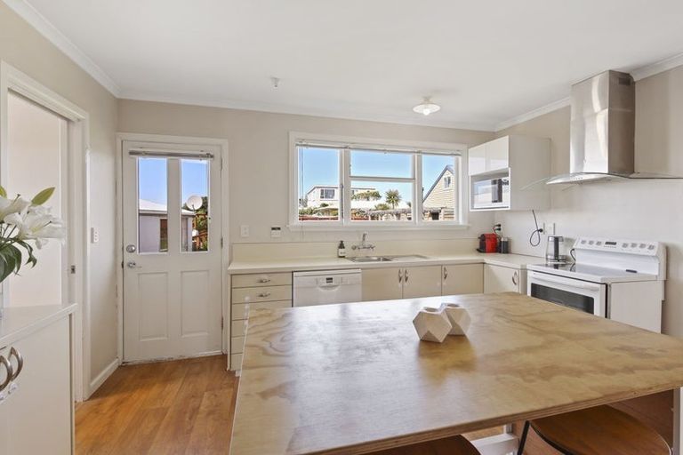 Photo of property in 8 Pandora Street, North New Brighton, Christchurch, 8083