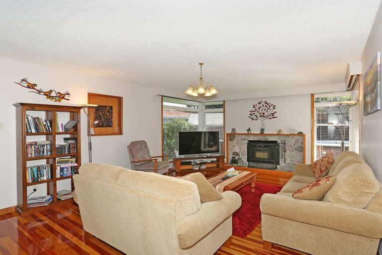 Photo of property in 7 Droylsden Place, Palmerston North, 4410