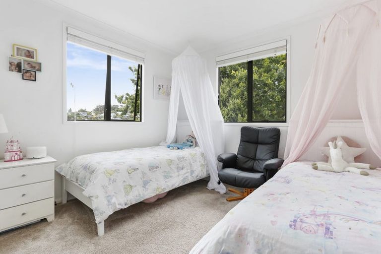 Photo of property in 18 Belle Verde Drive, Sunnynook, Auckland, 0630