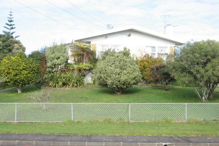 Photo of property in 12 Mountfort Street, Manurewa, Auckland, 2102