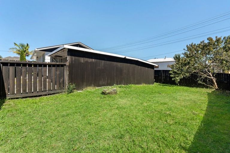 Photo of property in 19 Ribblesdale Road, Henderson, Auckland, 0612