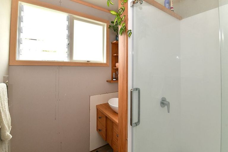 Photo of property in 49 Makiri Street, Helensville, 0800