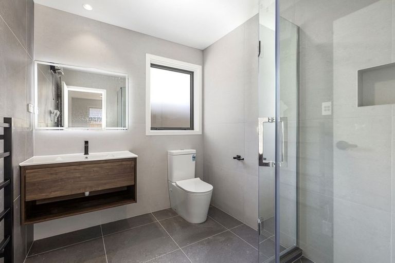 Photo of property in 24 Tarras Road, Kumeu, 0810