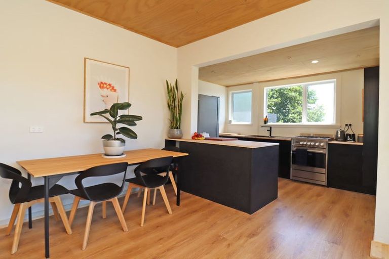 Photo of property in 22 Main Road, Maheno, Oamaru, 9495