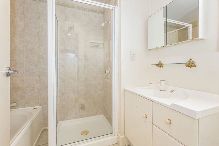 Photo of property in 35 Halladale Road, Papakowhai, Porirua, 5024