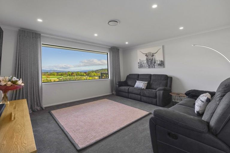 Photo of property in 1 Ribbonwood Lane, Kinloch, Taupo, 3377