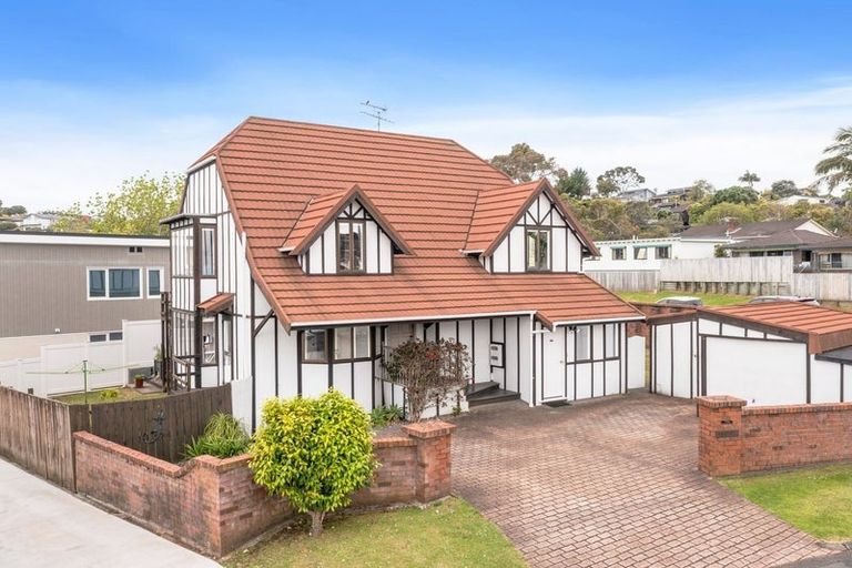 Photo of property in 1 Adonis Place, Half Moon Bay, Auckland, 2012