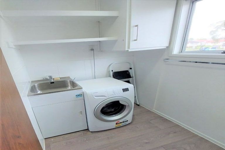 Photo of property in 1/3 Tyndrum Place, Highland Park, Auckland, 2010