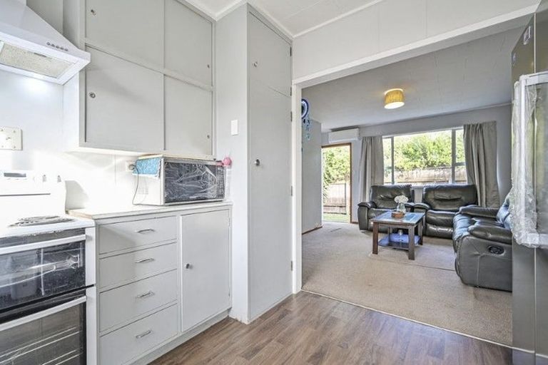 Photo of property in 2/8a Christie Crescent, Havelock North, 4130