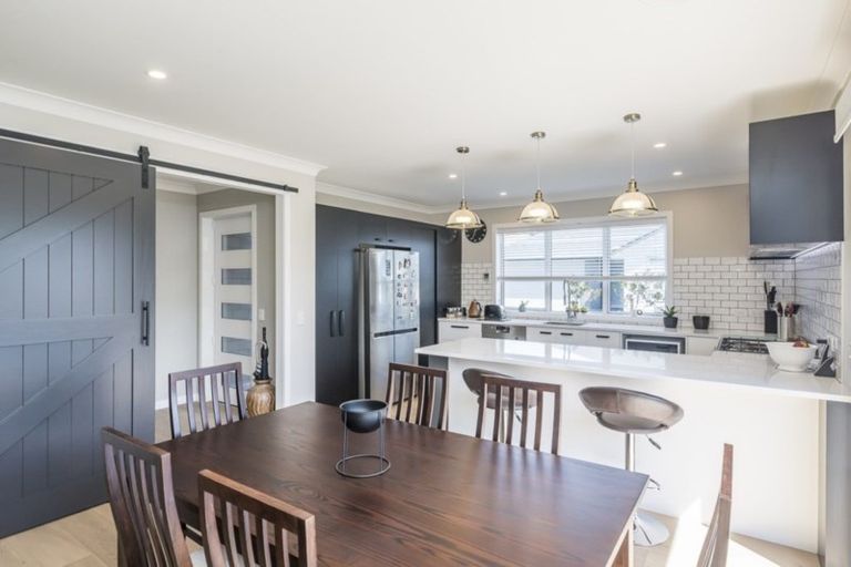 Photo of property in 3 Saint Vincent Way, Waikanae, 5036