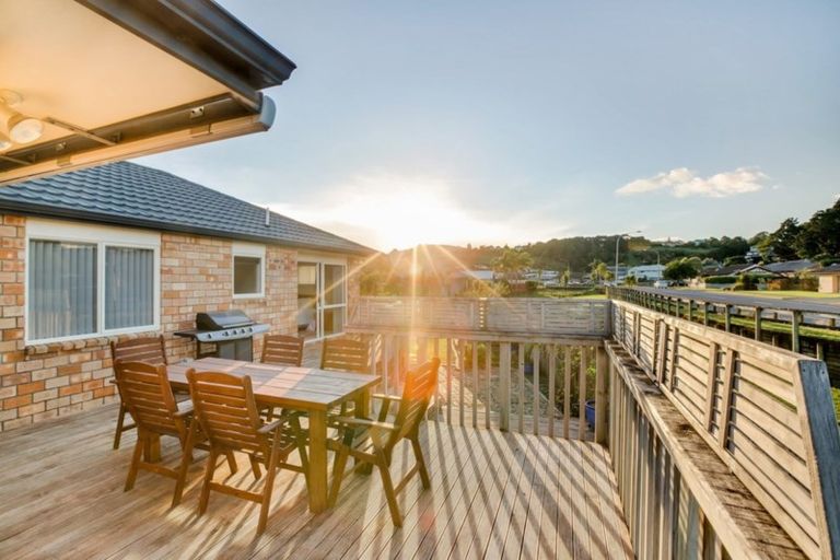 Photo of property in 1 Eastside Drive, Pukekohe, 2120