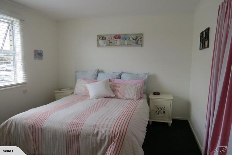 Photo of property in 30 Montgomery Street, Feilding, 4702