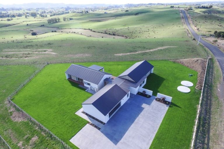 Photo of property in 63 Grove Road, Te Pahu, Hamilton, 3285