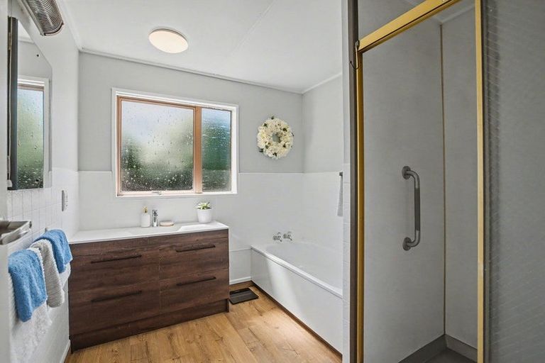 Photo of property in 95b Eatwell Avenue, Paraparaumu Beach, Paraparaumu, 5032