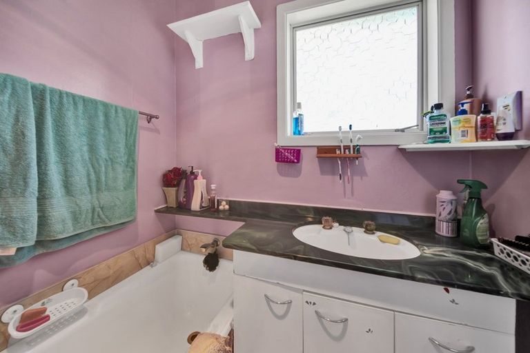 Photo of property in 61 Collingwood Street, Eltham, 4322