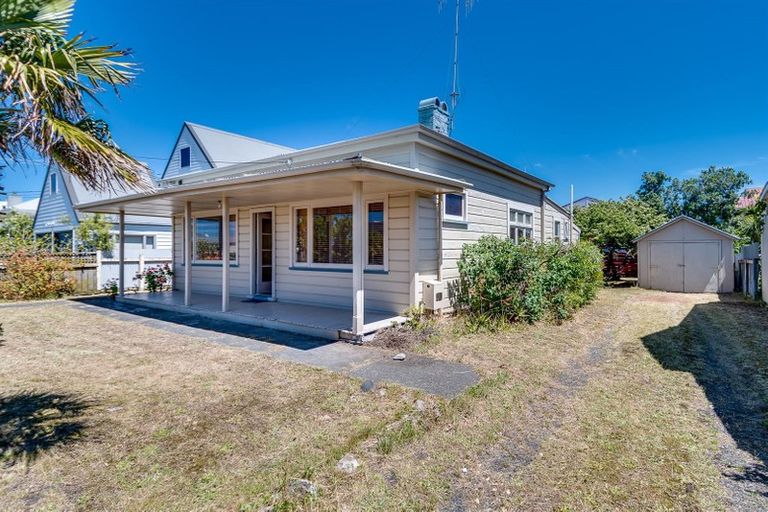Photo of property in 92 Charles Street, Westshore, Napier, 4110