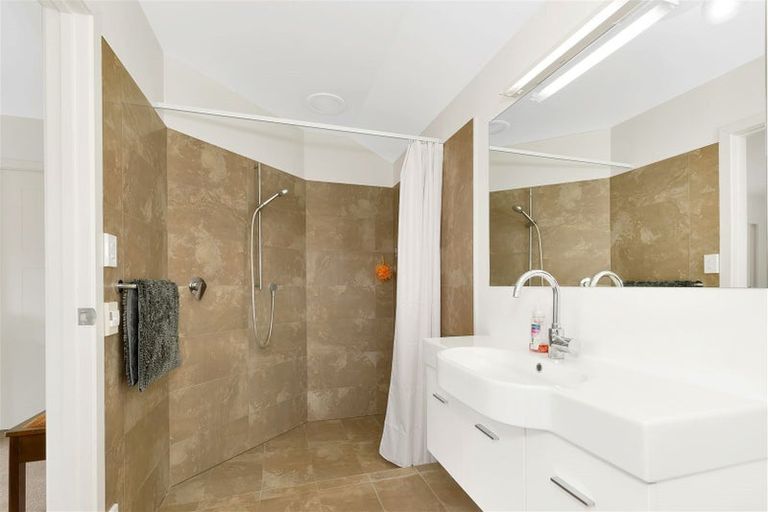 Photo of property in 8 Riverside Way, Amberley, 7410