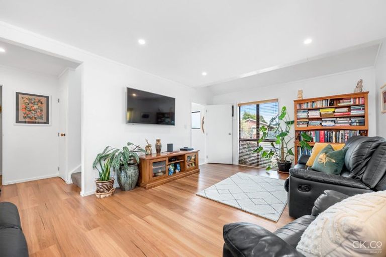 Photo of property in 3 Laredo Grove, Totara Park, Upper Hutt, 5018