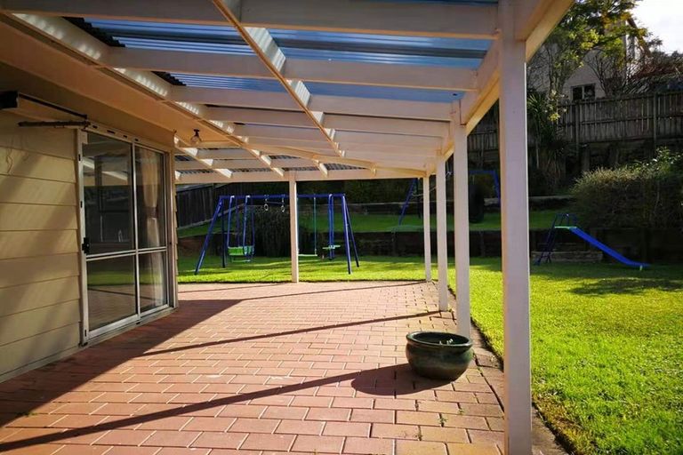 Photo of property in 34 Lavery Place, Sunnynook, Auckland, 0632