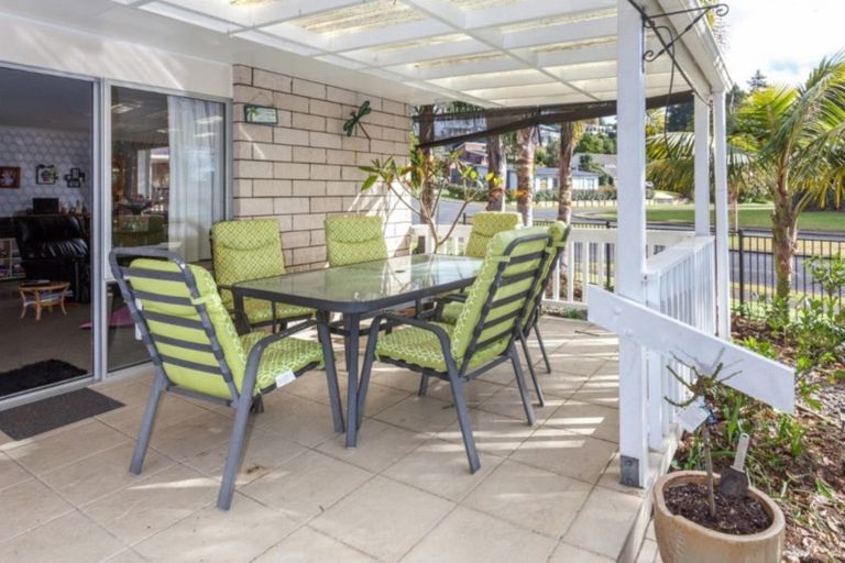 Photo of property in 112 The Drive, Whangamata, 3620