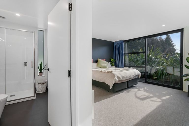 Photo of property in 19 Glenaray Crescent, Wanaka, 9305