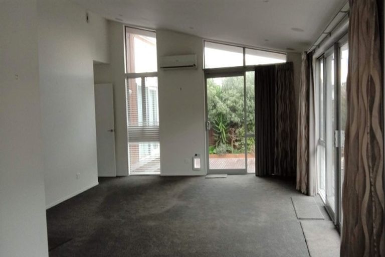 Photo of property in 22 Malta Crescent, South New Brighton, Christchurch, 8062