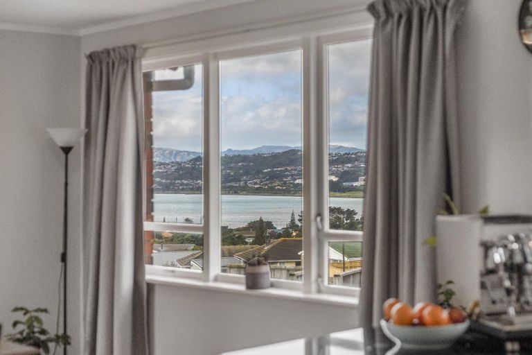 Photo of property in 30 Rangituhi Crescent, Takapuwahia, Porirua, 5022