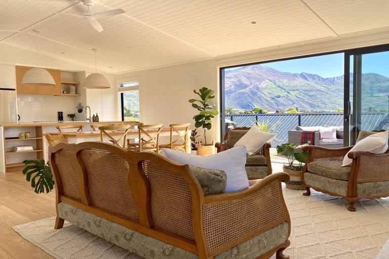 Photo of property in 13 Tuke Lane, Wanaka, 9305