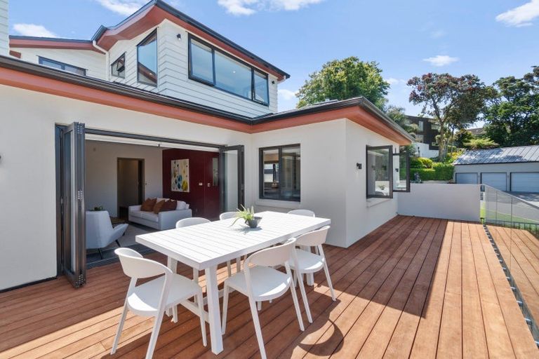 Photo of property in 4 Glenoaks Rise, Mellons Bay, Auckland, 2014