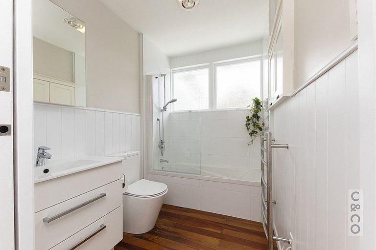 Photo of property in 25 Maude Street, Riverhead, 0820