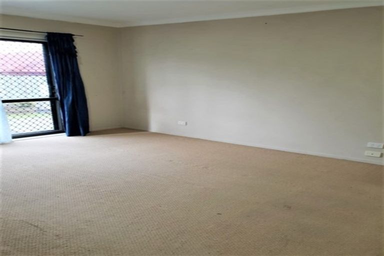 Photo of property in 28 Tussock Avenue, Mangere, Auckland, 2022