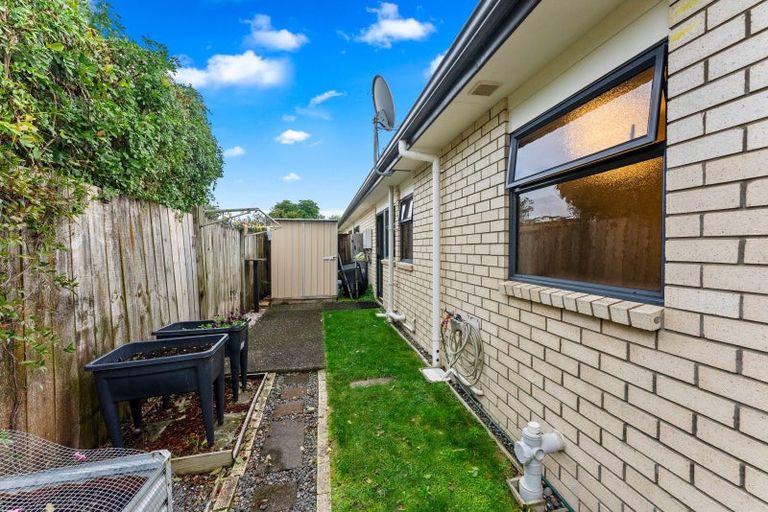 Photo of property in 14 Francis Skinner Place, Orewa, 0931