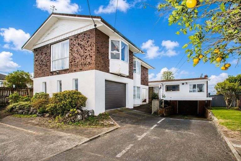 Photo of property in 211 East Coast Road, Castor Bay, Auckland, 0620