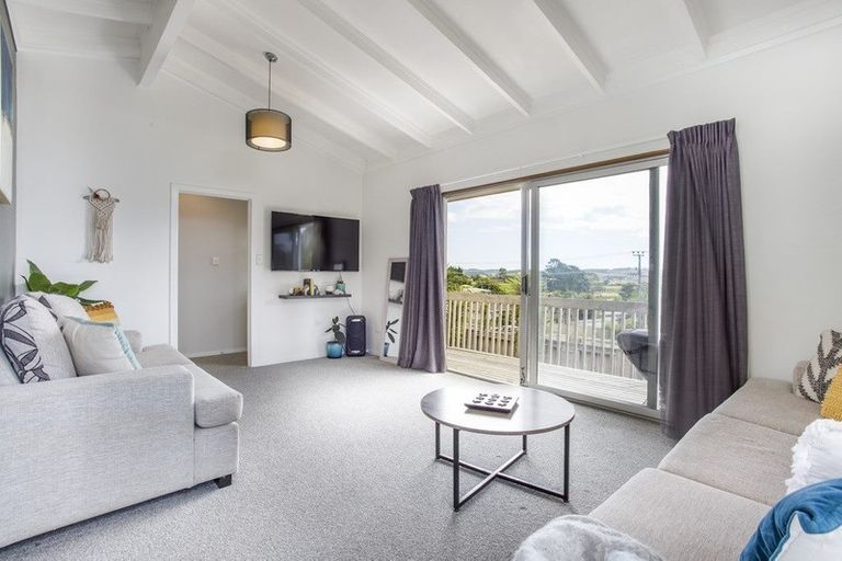Photo of property in 12 Makiri Street, Helensville, 0800