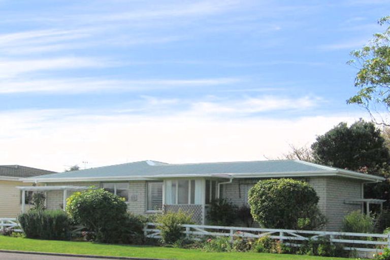 Photo of property in 10 Crescent Road, Otumoetai, Tauranga, 3110