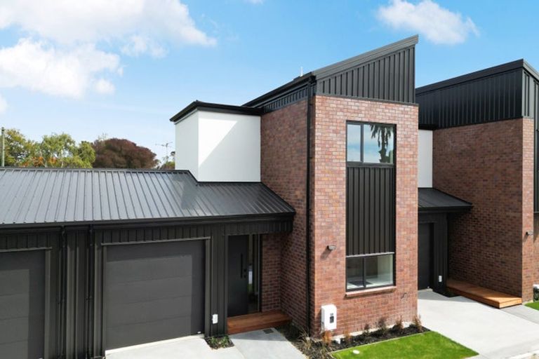 Photo of property in 2/13 Pulham Crescent, Queenwood, Hamilton, 3210